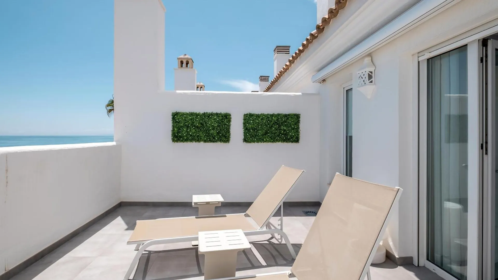 Casa Adosada En Primera Linea De Playa 埃斯特波纳 0*,