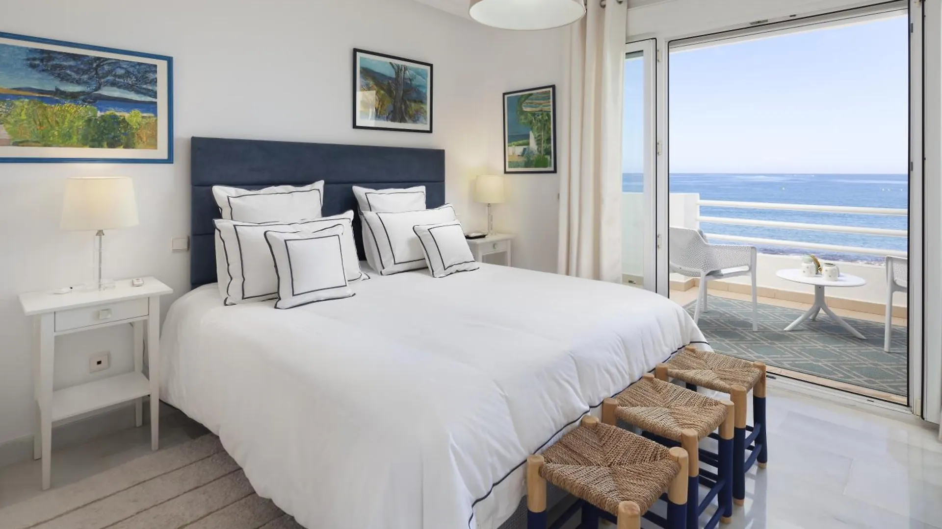 Casa Adosada En Primera Linea De Playa 埃斯特波纳 西班牙