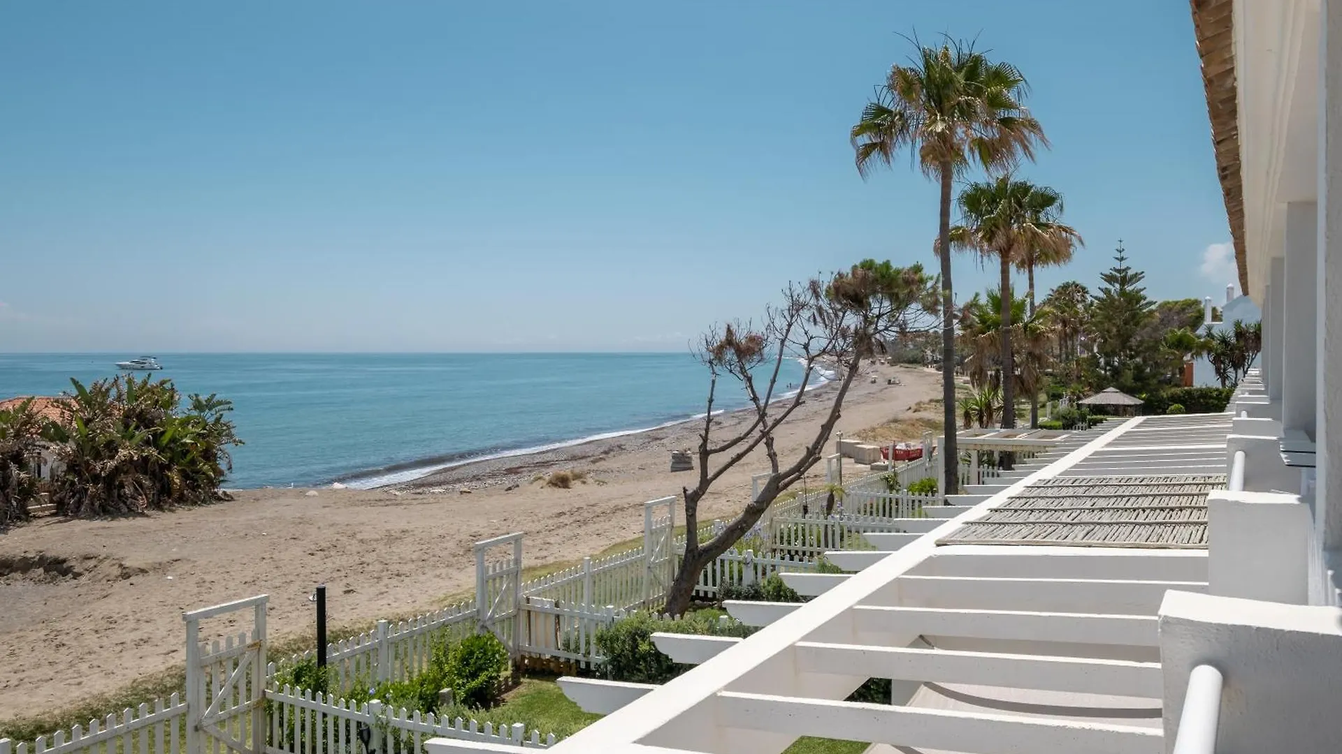 度假居 Casa Adosada En Primera Linea De Playa 埃斯特波纳