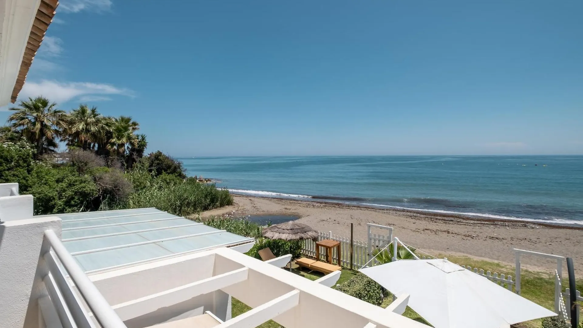 Casa Adosada En Primera Linea De Playa 埃斯特波纳
